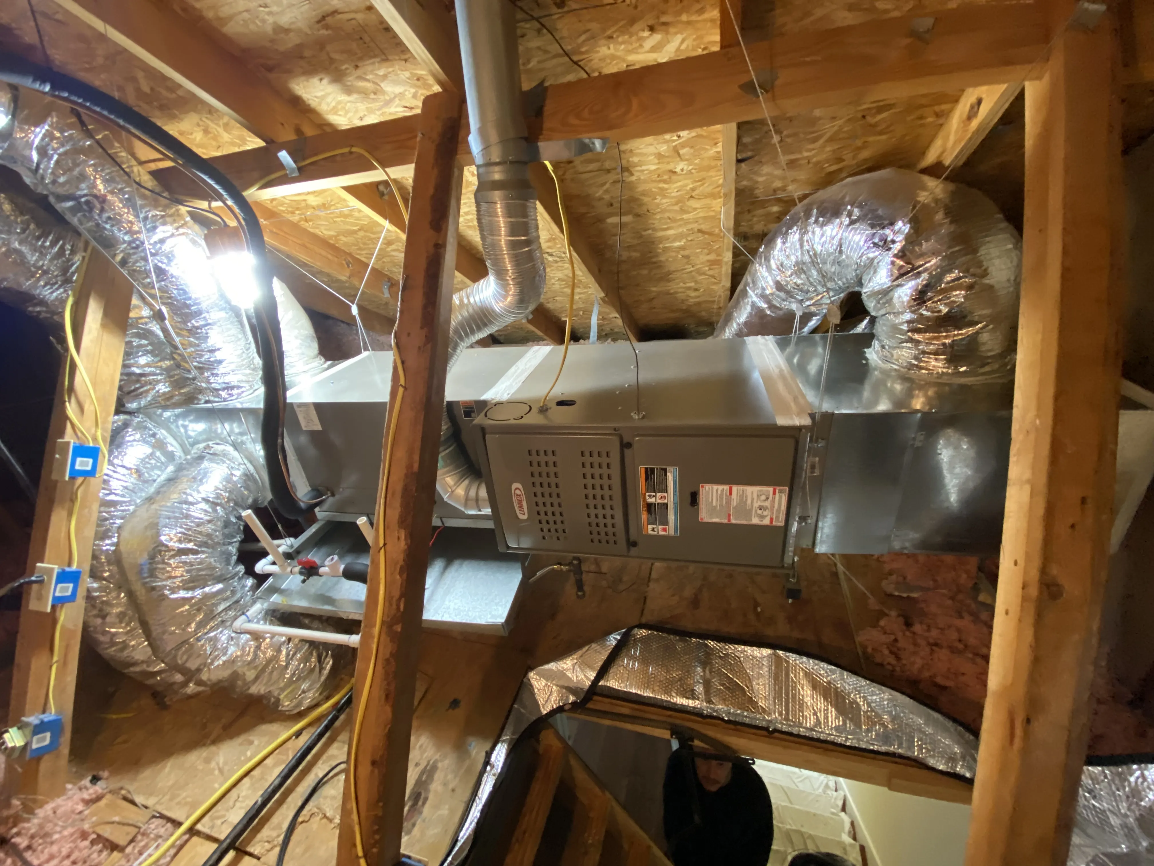 Skilled HVAC professional performing AC repair services in Dallas